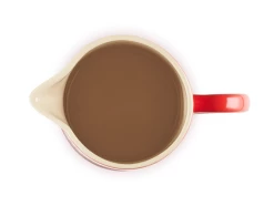 Le Creuset Holly Collectie Cafetière 800 Ml Aardewerk Kersrood 10 Le Creuset Holly Collectie Cafetière 800 Ml Aardewerk Kersrood -Koffie Drank Winkel lc 20200612 zs ps fs 60706080601503 005